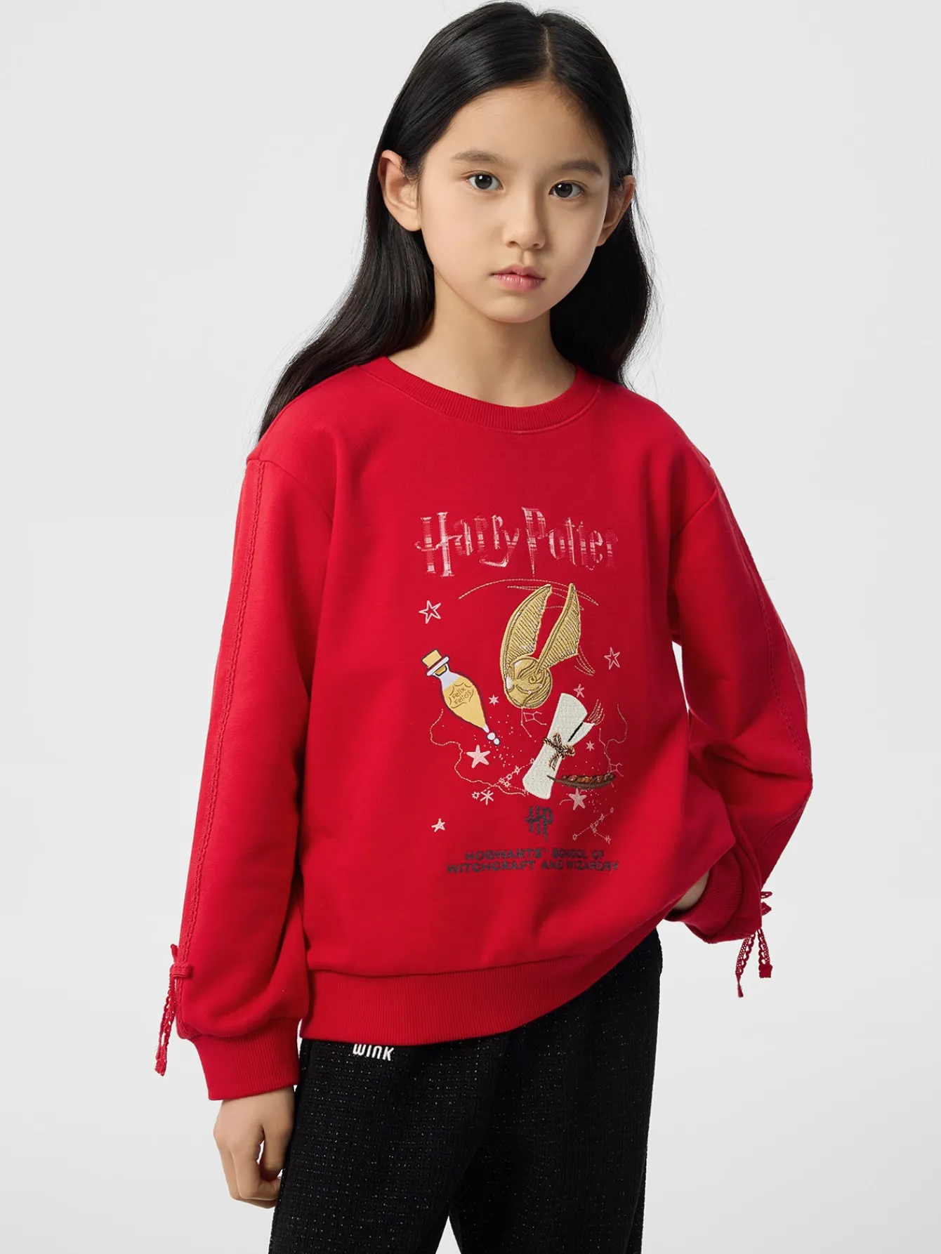 harry_potter_ip_hoodie__spring_new_girl_round_neck_hoodie_1.webp Balabala Harry Potter IP Hoodie 2025 Spring New Girl Round Neck Hoodie Chinese Red Fashion