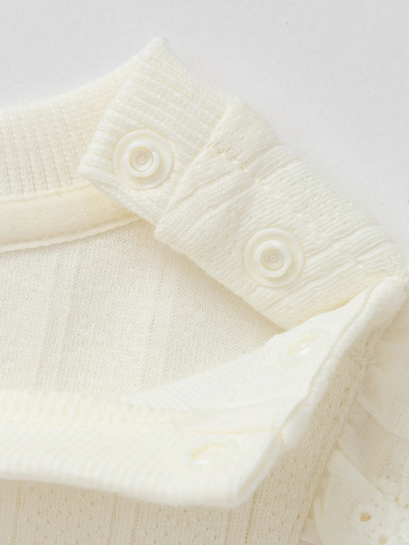 Balabala 【Little Octopus IP】Long Sleeve T-Shirt 2025 Spring for Girls' Babys Round V-Neck Long Sleeve T-Shirt Off-white Flash Sale