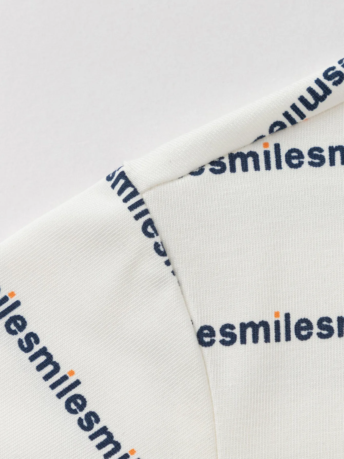 Balabala Long Sleeve T-Shirt 2025 New Spring Style for Boys' Toddlers Round V-Neck Long Sleeve T-Shirt Fashion