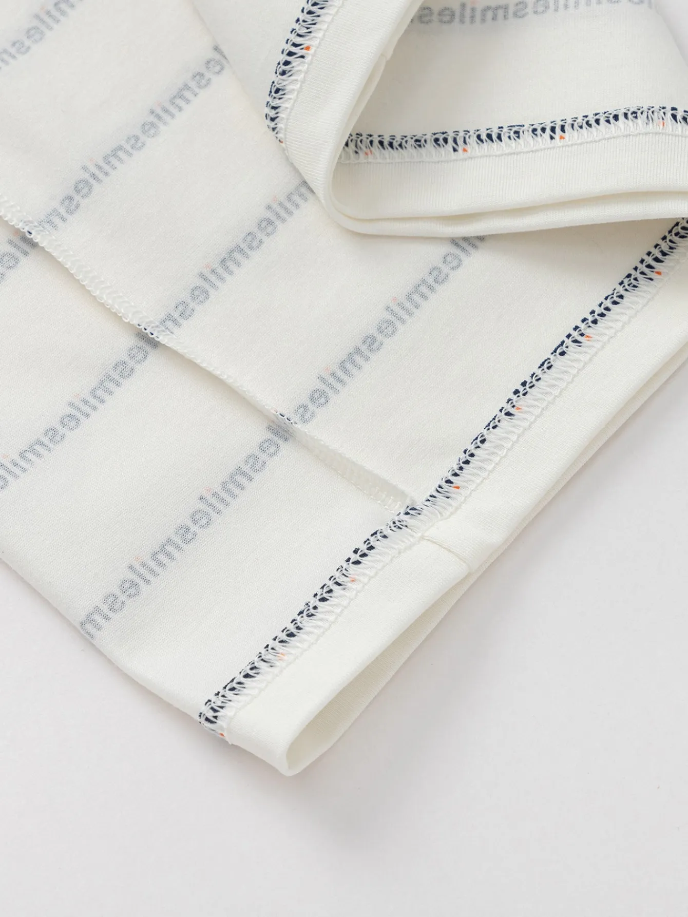 Balabala Long Sleeve T-Shirt 2025 New Spring Style for Boys' Toddlers Round V-Neck Long Sleeve T-Shirt Fashion