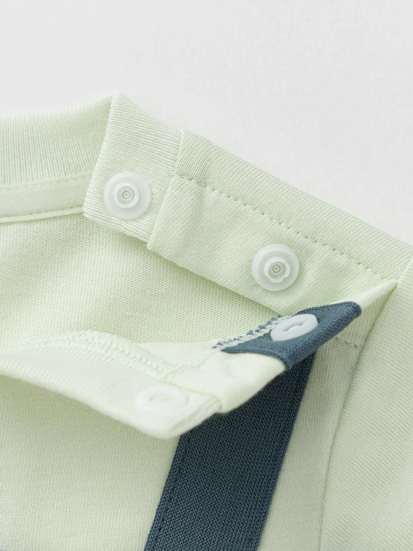 Balabala Long Sleeve T-Shirt 2025 Spring New Boy and Girl Baby Round V-neck Long Sleeve T-Shirt Cheap