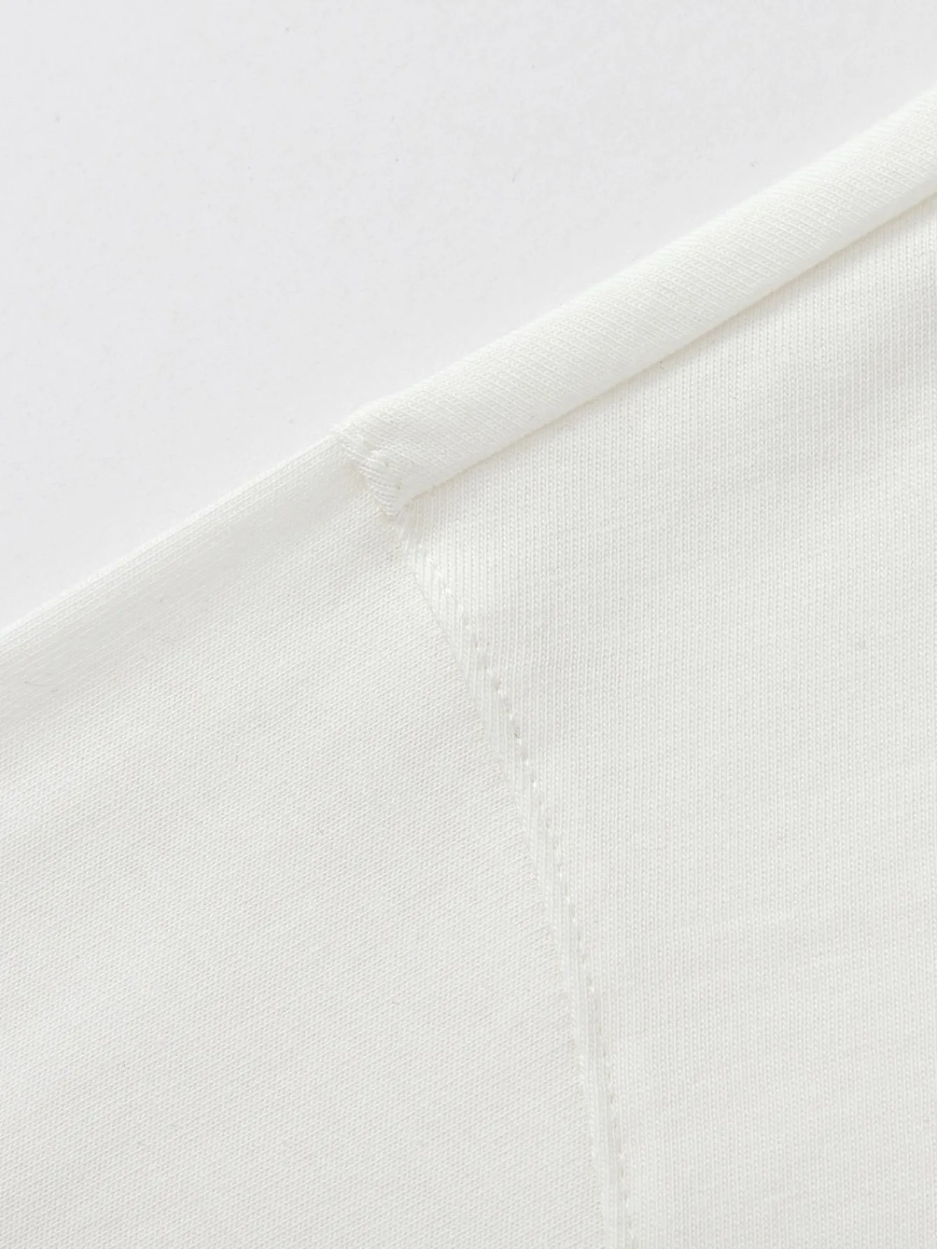 long_sleeve_tshirt__spring_new_boys_and_girls_round_neck_vneck_tshirt_2.webp Balabala Long Sleeve T-Shirt 2025 Spring New Boys and Girls Round Neck V-Neck T-Shirt Off-white New