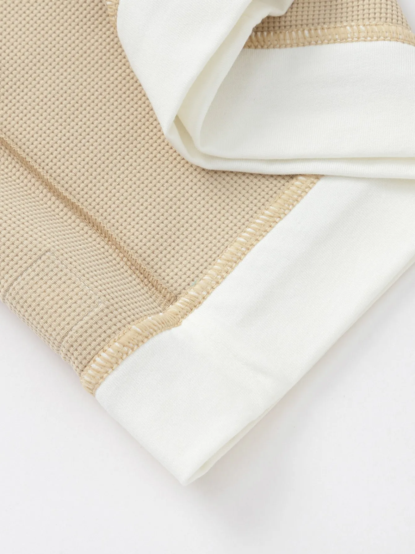 Balabala Long-sleeved T-shirt 2025 Spring New Boy Toddler Round V-neck Long-sleeved T-shirt Light Camel Gray Store